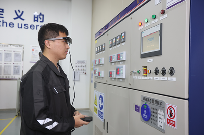 中國(guó)聯(lián)通5G賦能千行百業(yè)成果巡禮 | 鄭州海爾 5G+智能眼鏡，為智能工廠建設(shè)打下第一樁